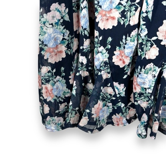 4 for $40 SALE! Francesca's Coll. Lace V Neck Floral Mini Dress, Navy, Size L - Picture 13 of 16